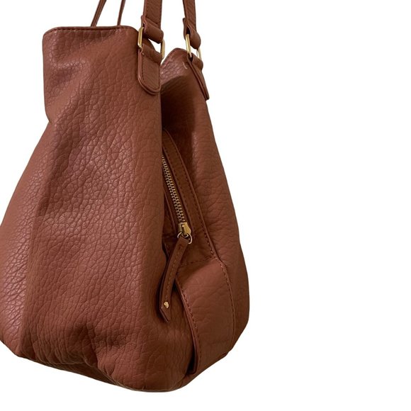 Under One Sky Faux Leather Exterior Brown Pouch Zipper Closure Pockets Inside - Picture 11 of 16